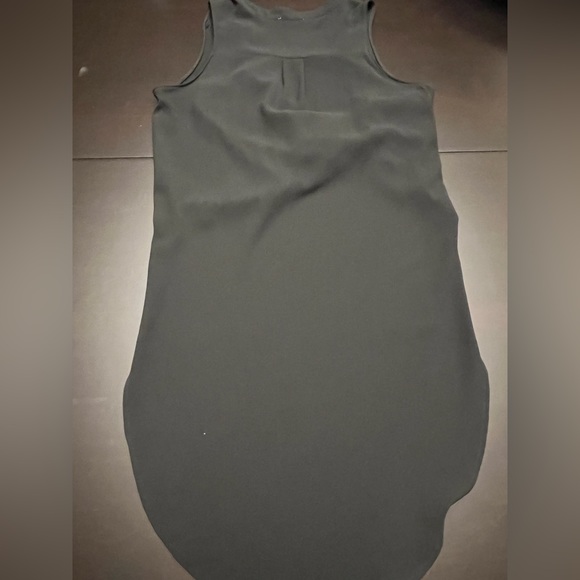 Small black high low sleeveless blouse - Picture 5 of 6